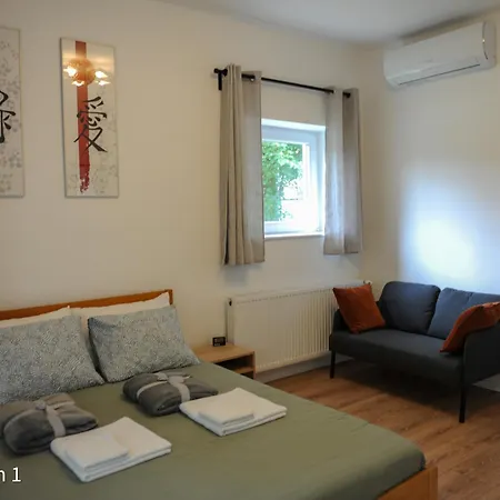 Quiet, Green, Relaxing Place - 2 Bedroom Apartman *