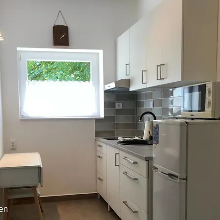 Apartman Quiet, Green, Relaxing Place - 2 Bedroom *