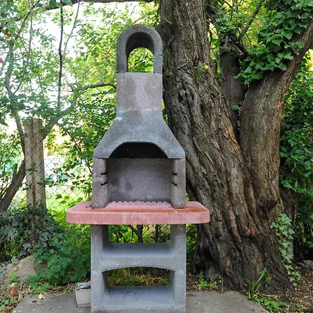 Quiet, Green, Relaxing Place - 2 Bedroom